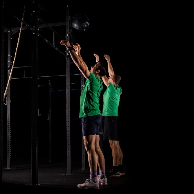 Thinking about doing your first HYROX?

Most beginners focus on going harder. But the real progress comes from training smarter.

If you’re preparing for a HYROX, these are the fundamentals: 
✔ Build a strong Zone 2 aerobic base ✔ Improve your VO₂max with interval training ✔ Learn how to pace the first kilometers ✔ Train the run–workout transitions 
HYROX is not just about fitness. It’s about managing your energy for 60–90 minutes of work.

We wrote a new blog explaining exactly how to prepare for your first HYROX. 
Link in bio 🔗